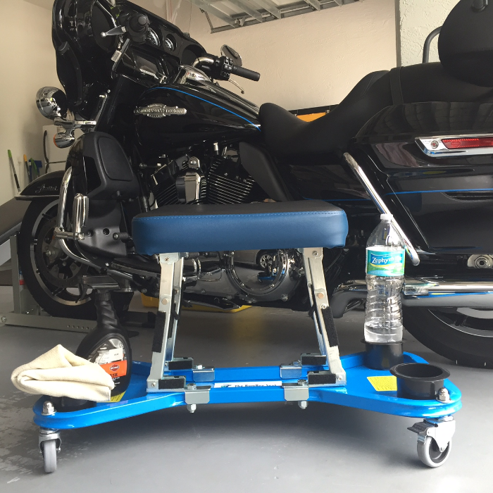 the-bumbee-rolling-folding-seat-by-james-canova-indiegogo