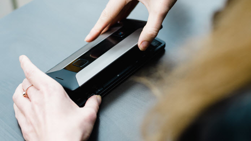 Cosmo Communicator by Planet Computers - Indiegogo