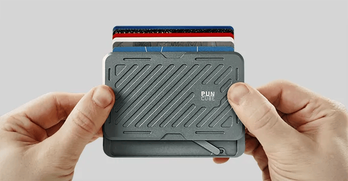 Mech Wallet: Push to Reveal, Fidget for Fun by PunCube Team