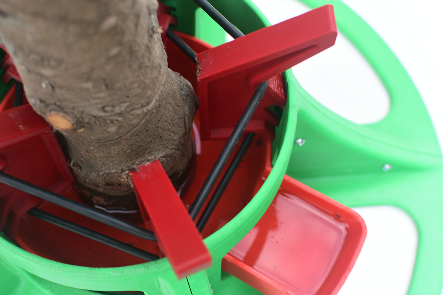 Eazy Treezy - The Drop-in Christmas Tree Stand by Ryan Wach - Indiegogo