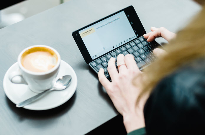 Cosmo Communicator by Planet Computers - Indiegogo