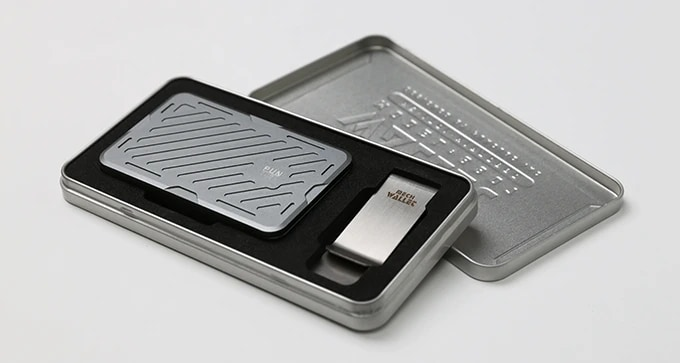 Mech Wallet: Push to Reveal, Fidget for Fun by PunCube Team