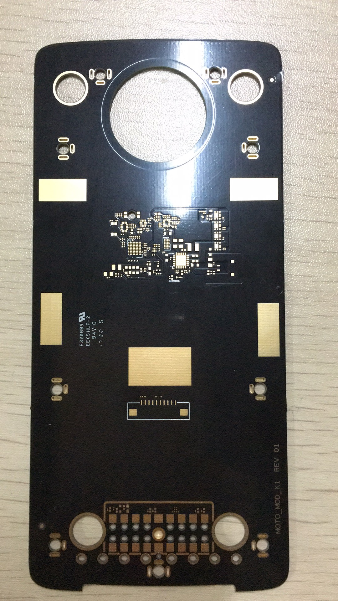 Keyboard Mod: A Physical Keyboard For The Moto Z by Liangchen Chen