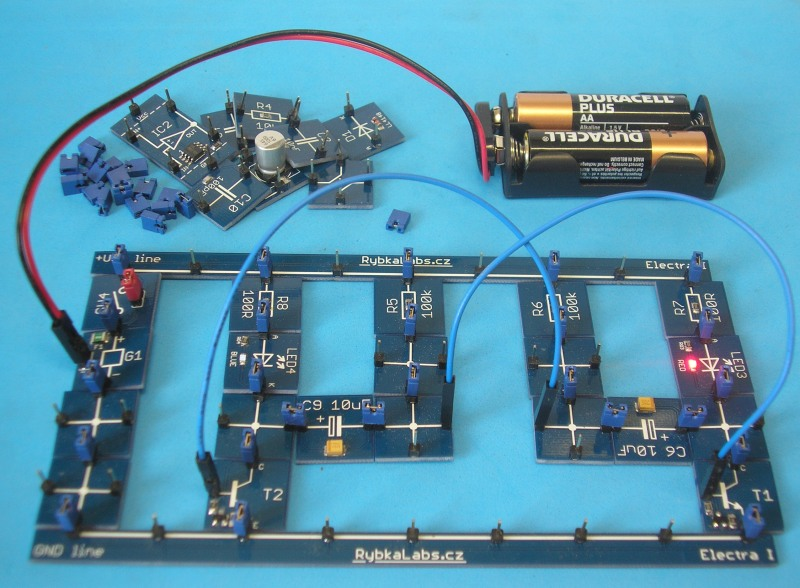 Electra I - modular electronics education KIT by Ondřej Koloničný ...