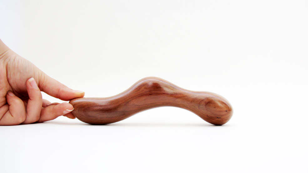 Dee Lee Doo : Wooden dildos by Iris Trstenjak - Indiegogo