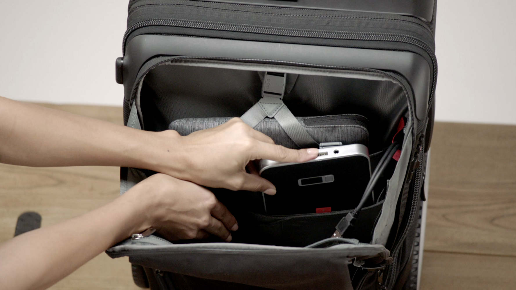 G-RO: Revolutionary Carry-on Luggage by ken hertz - Indiegogo