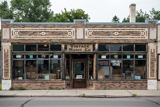 RECORD STORES by BERND JONKMANNS　値下げ RECORD STORES - The photobook about record stores by Bernd