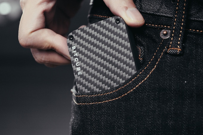 Bitcube: Carbon Fiber & 40Gbps NVMe SSD Enclosure by HALOBAND Team ...